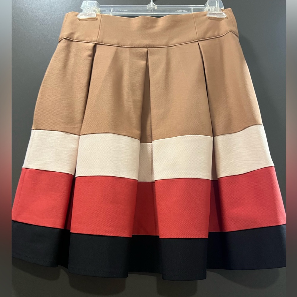 Zara pleated skirt with pockets sz small